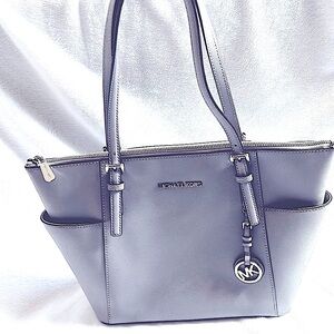 Like new gray Micheal Kors purse. $70 OBO